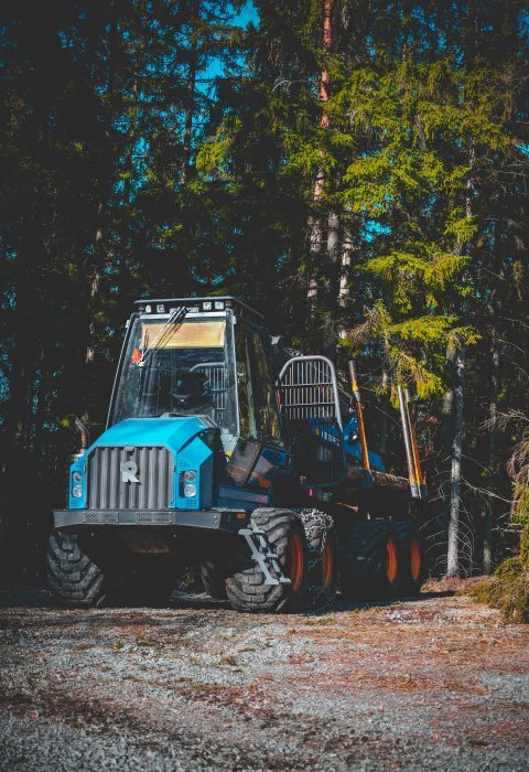 tractor-7156712_1920.jpg
